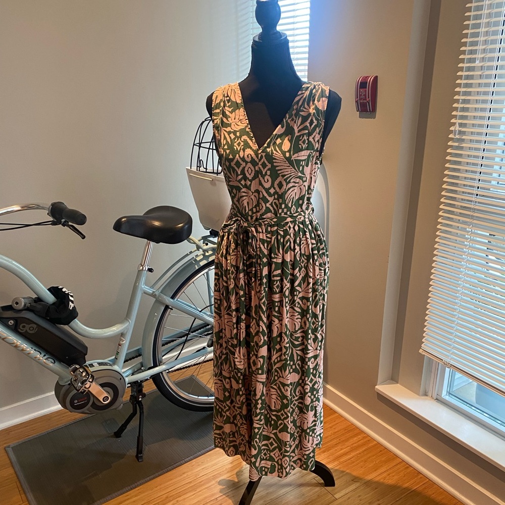 Beautiful dress by dress form